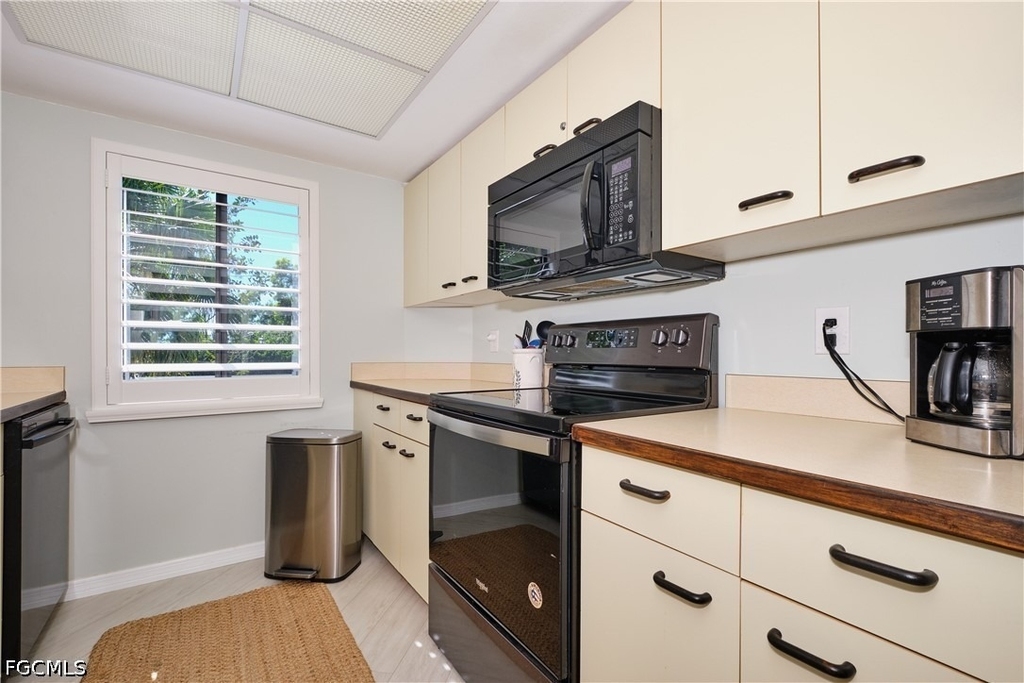 15121 Bagpipe Way - Photo 10
