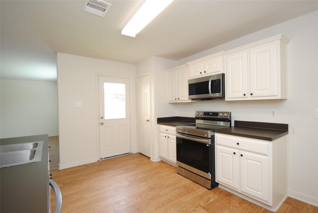 6923 Waterlilly View Lane - Photo 3