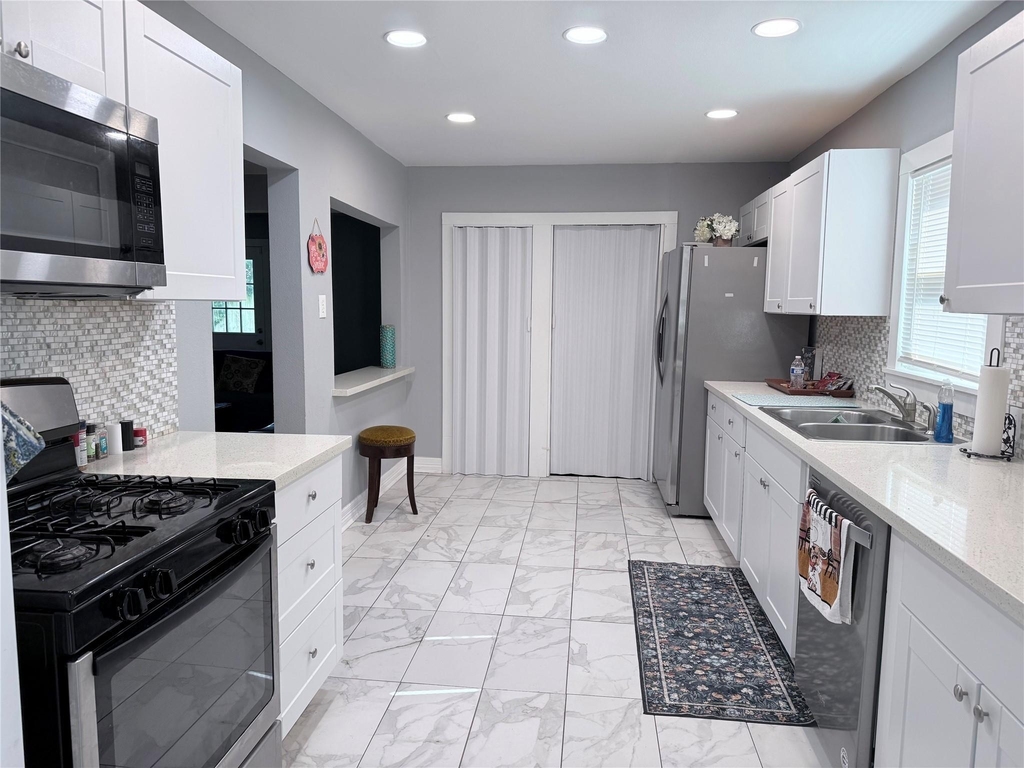 3834 Rosedale Street - Photo 1