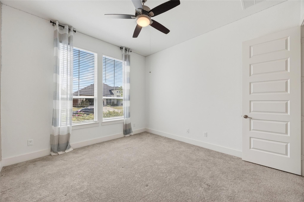 32018 Crested Knoll Court - Photo 32