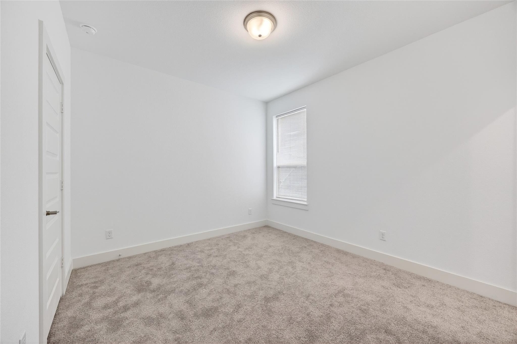 32018 Crested Knoll Court - Photo 42