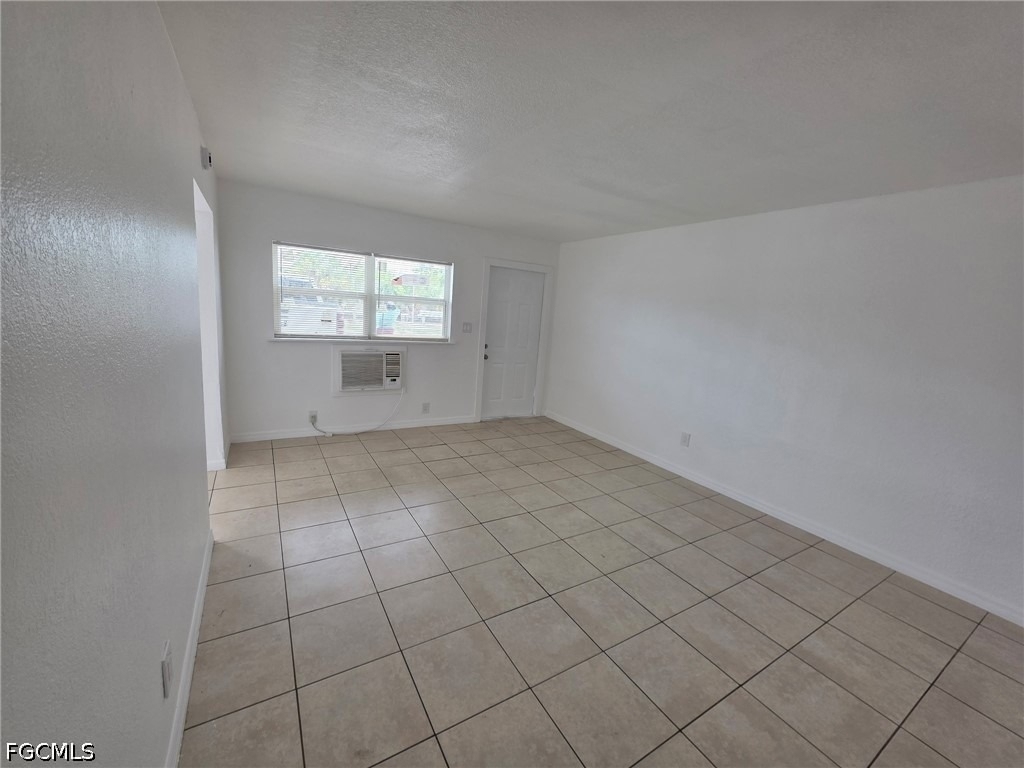 2452 Stella Street - Photo 5