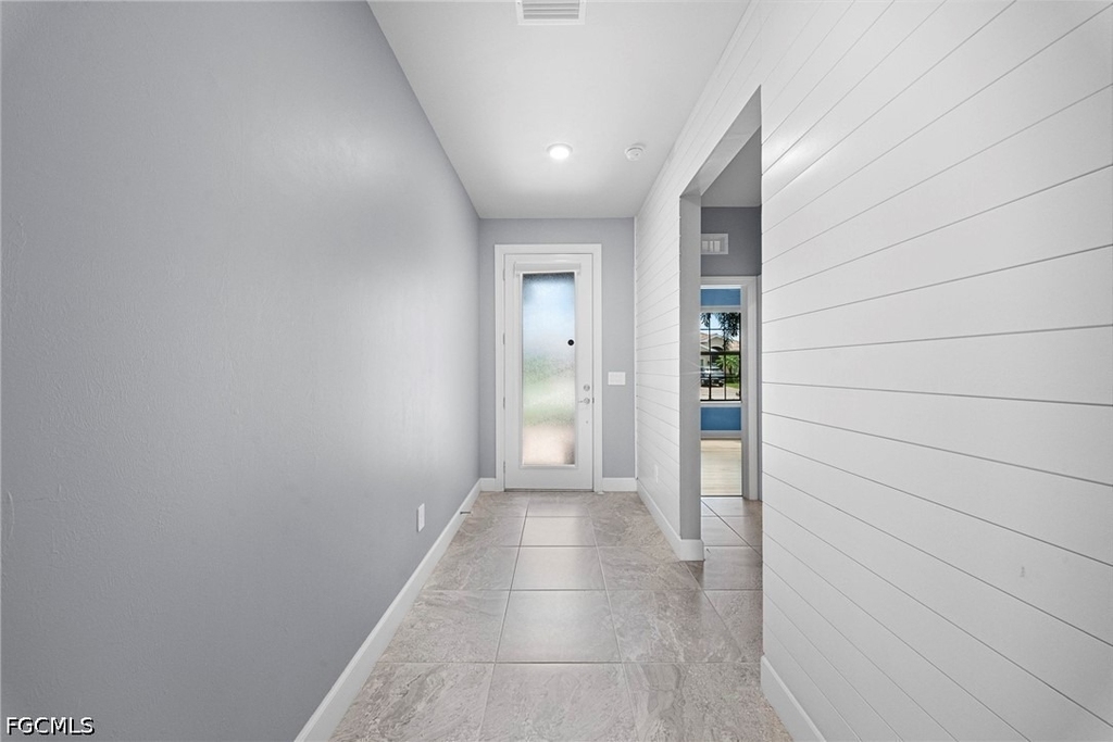 3685 E Hampton Circle - Photo 2