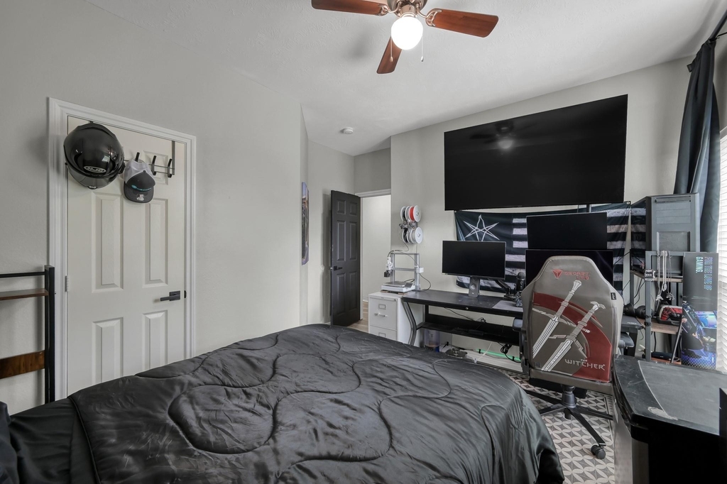 3215 Canterbury Lane - Photo 32