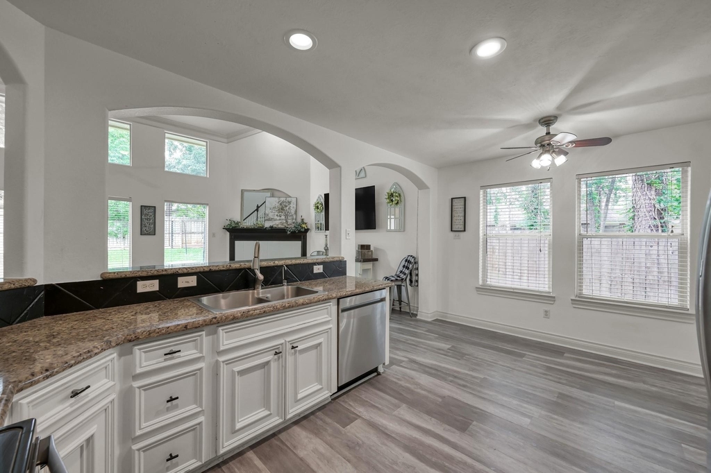 3215 Canterbury Lane - Photo 9