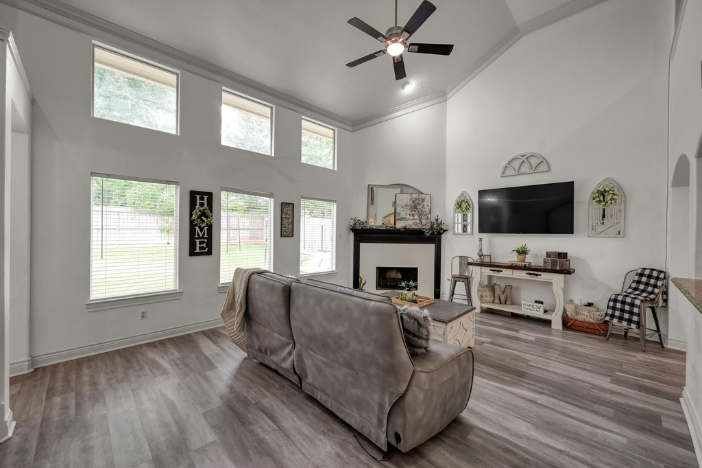 3215 Canterbury Lane - Photo 18