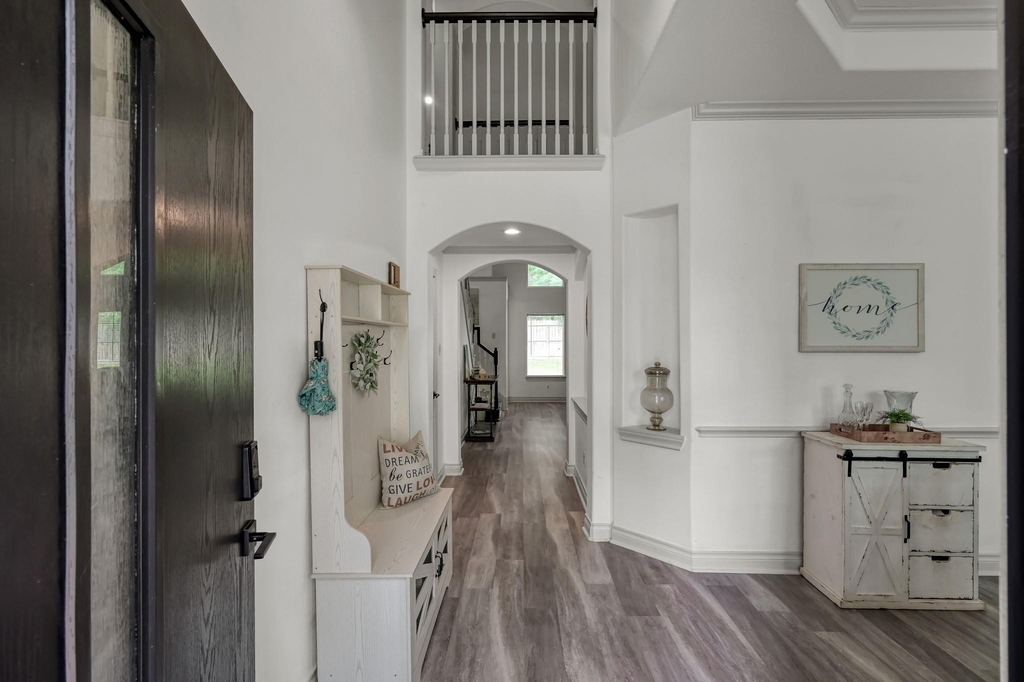 3215 Canterbury Lane - Photo 2