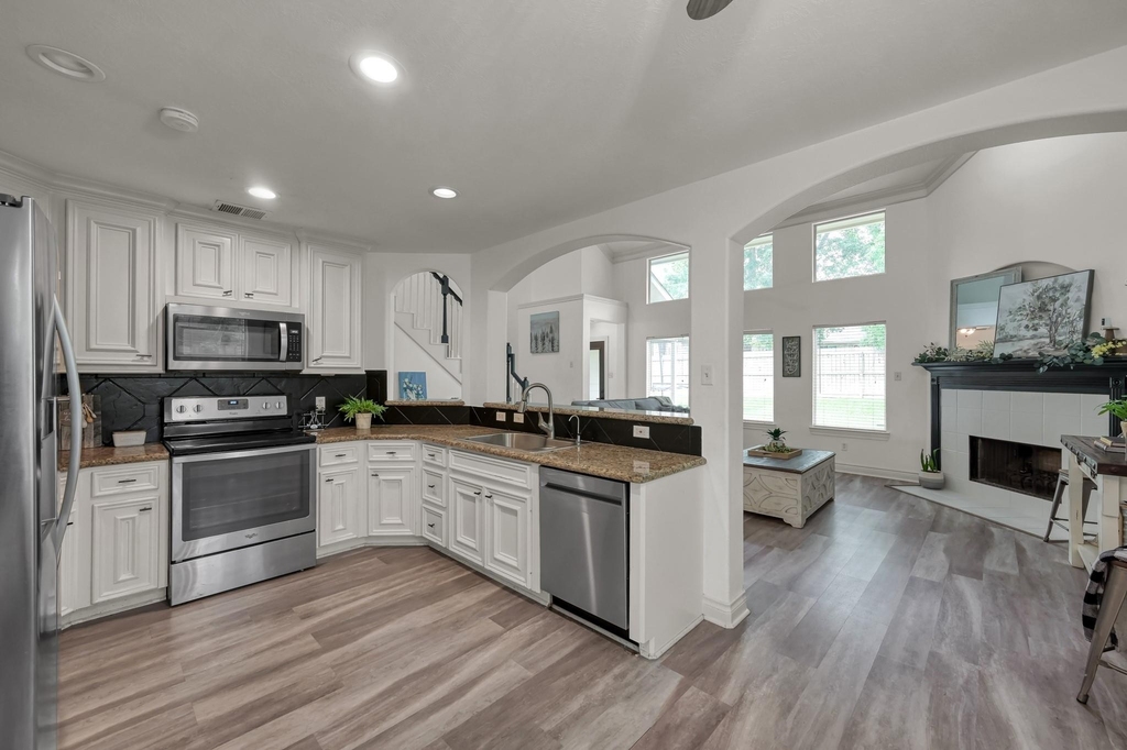 3215 Canterbury Lane - Photo 12