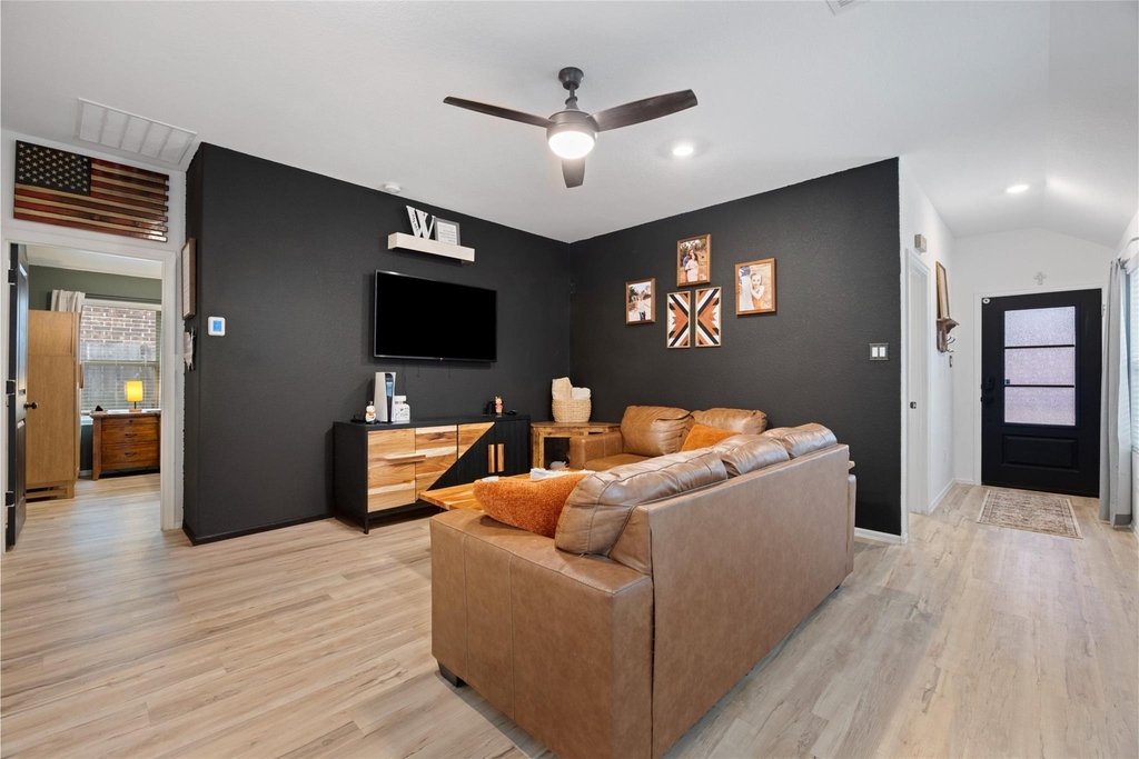 10417 Pineland Drive - Photo 6