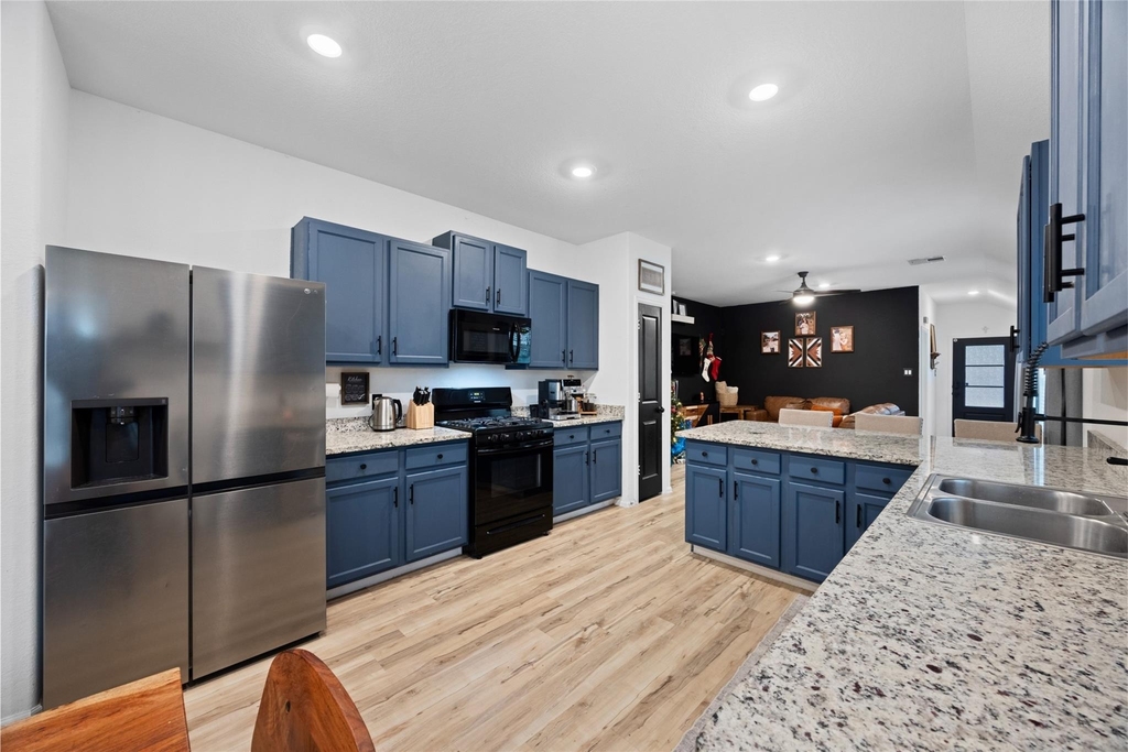 10417 Pineland Drive - Photo 16