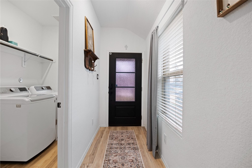 10417 Pineland Drive - Photo 5