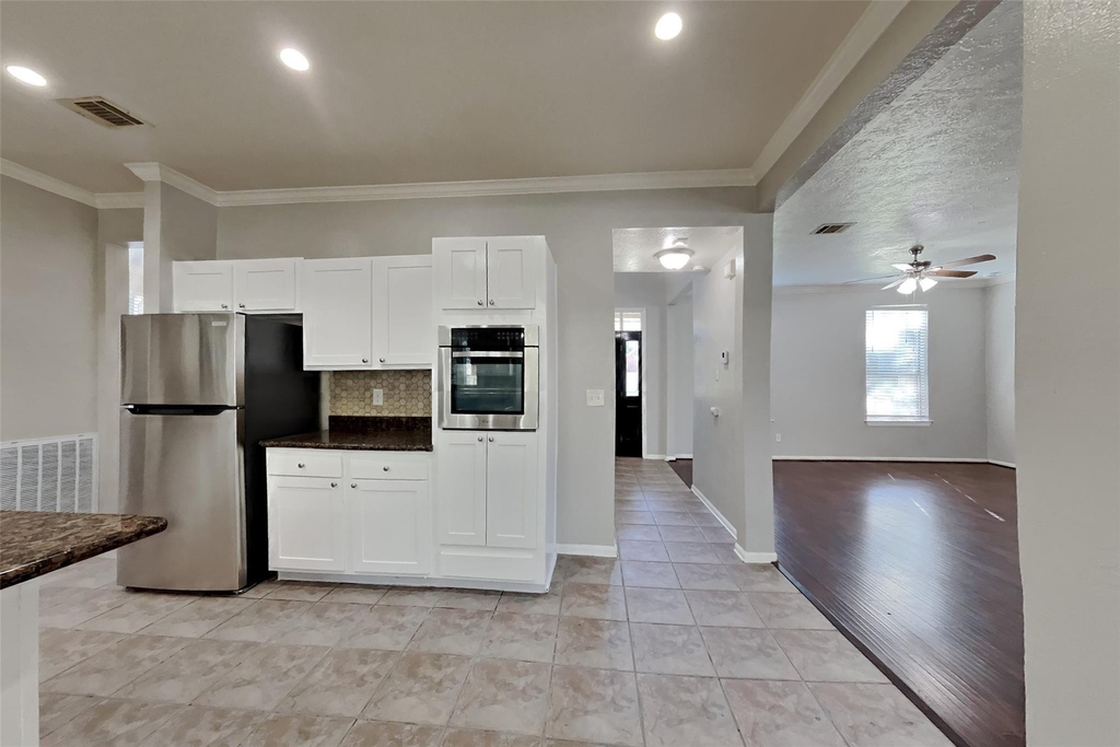 7619 Almond Springs Drive - Photo 6