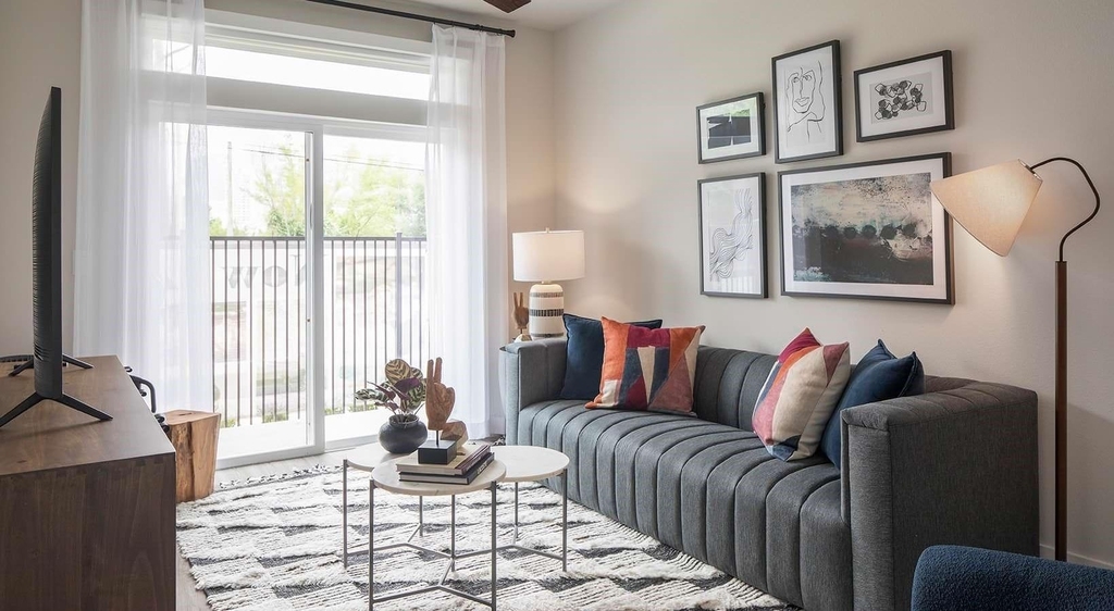 2425 Bell Street - Photo 1
