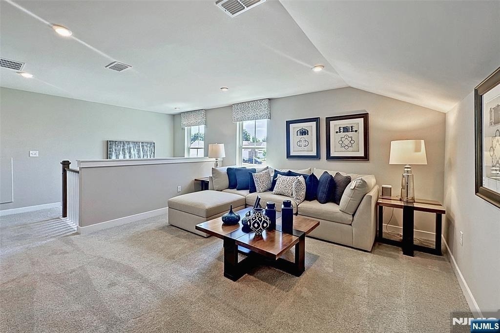 2 Redwood - Photo 18