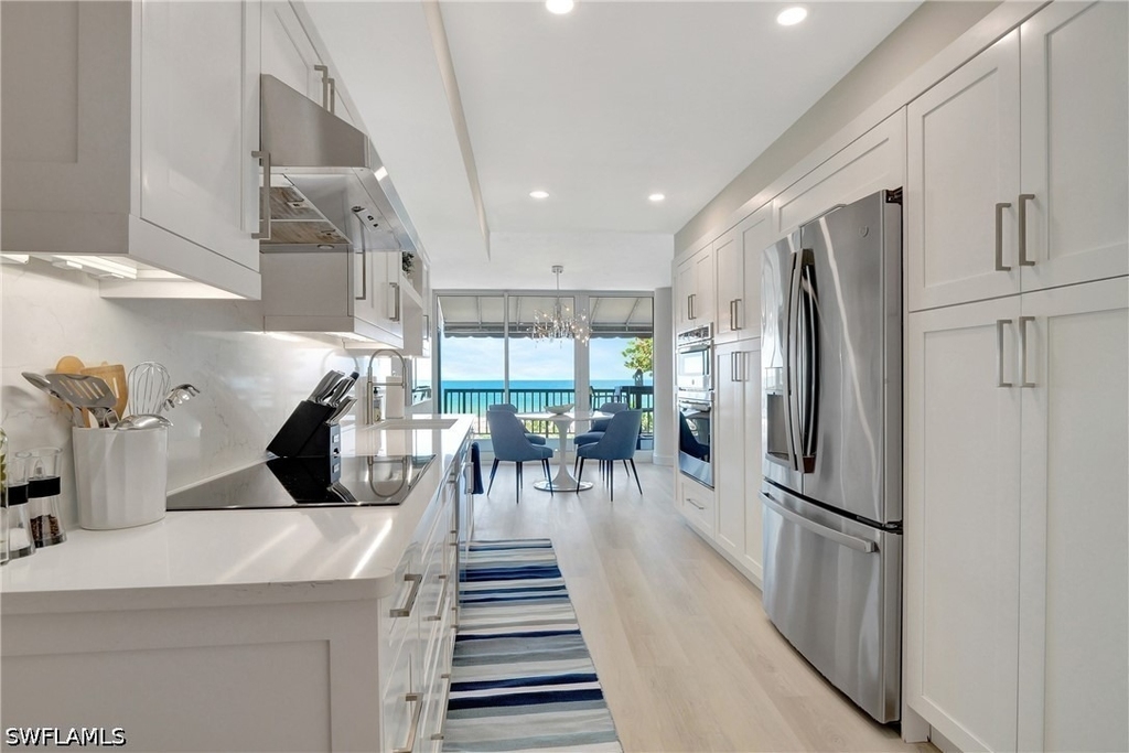2357 Gulf Shore Boulevard N - Photo 2