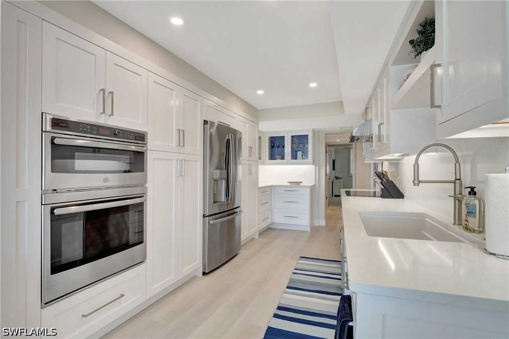 2357 Gulf Shore Boulevard N - Photo 4