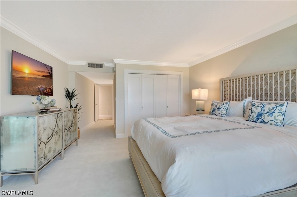 2357 Gulf Shore Boulevard N - Photo 9