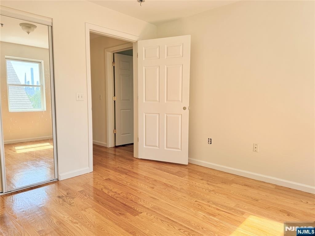 135 38th - Photo 16