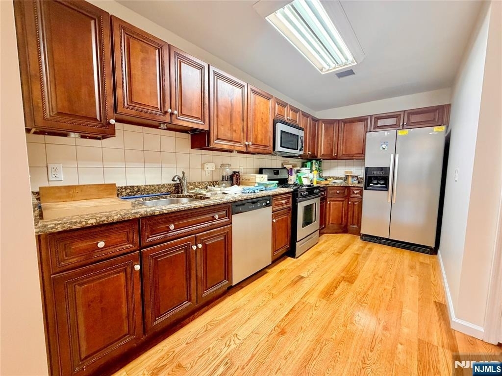 135 38th - Photo 12