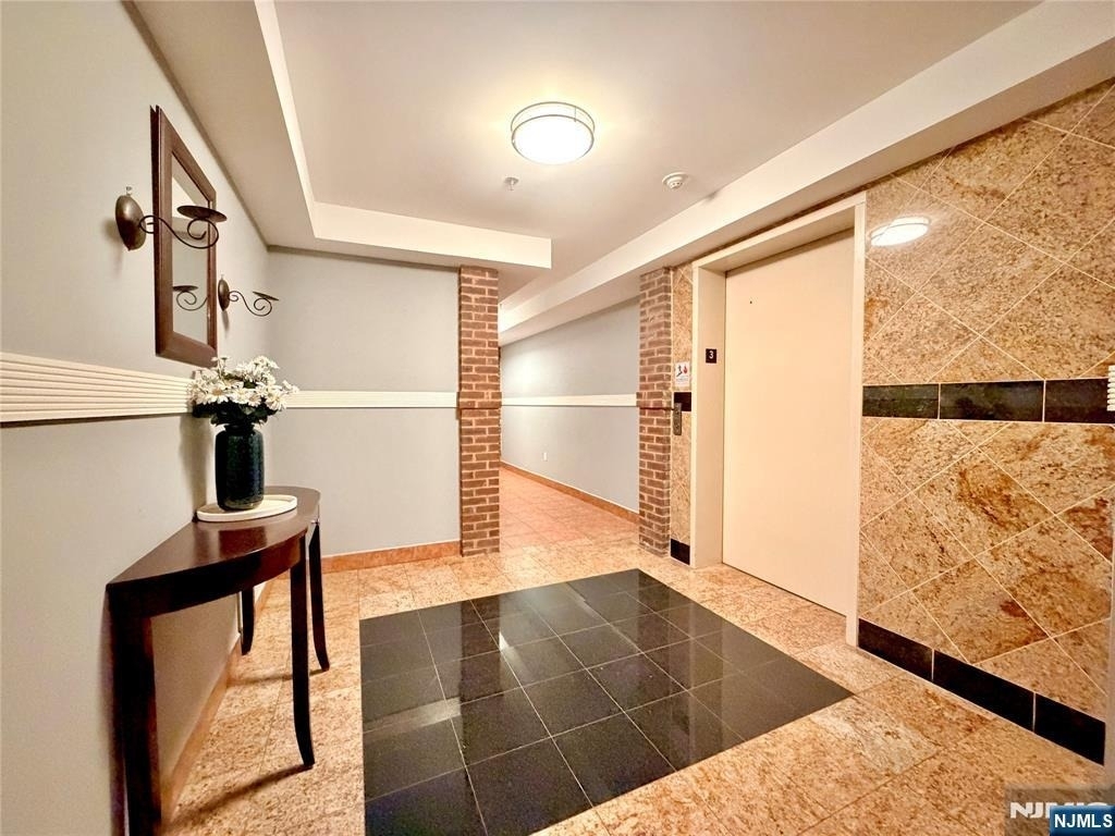 135 38th - Photo 4