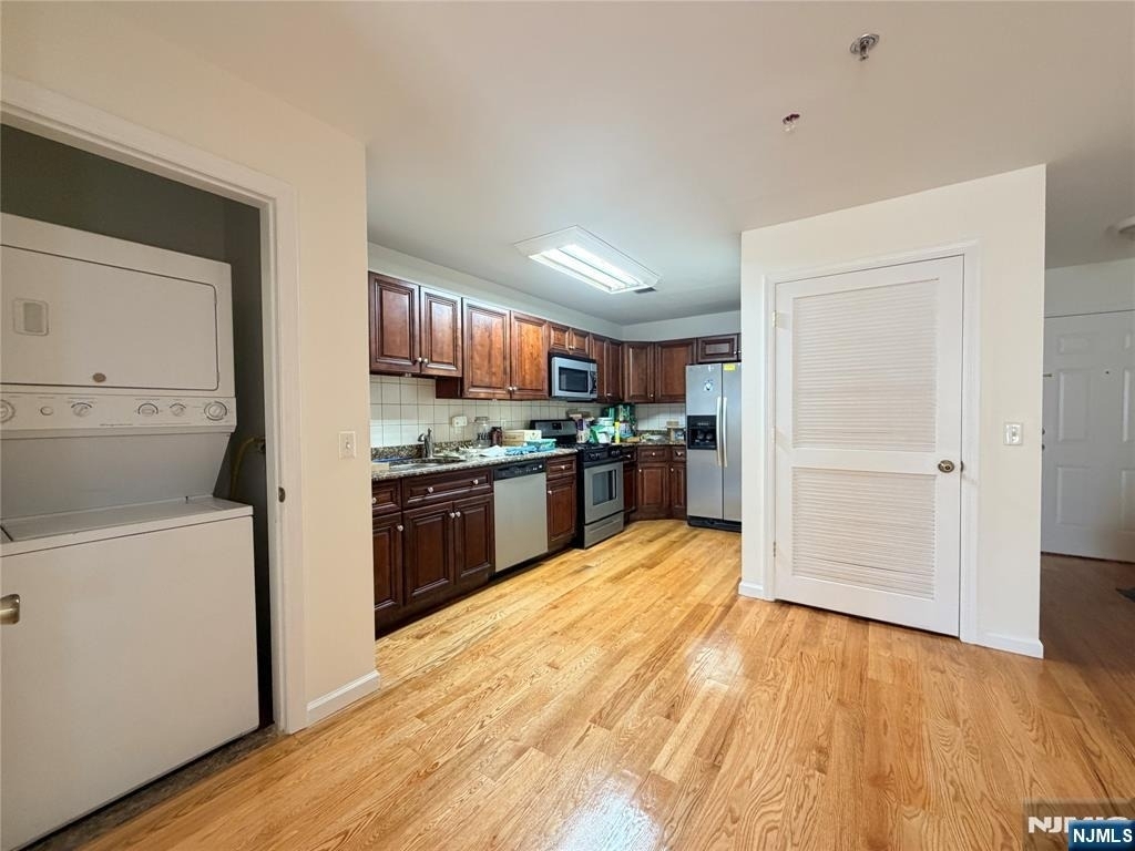 135 38th - Photo 11