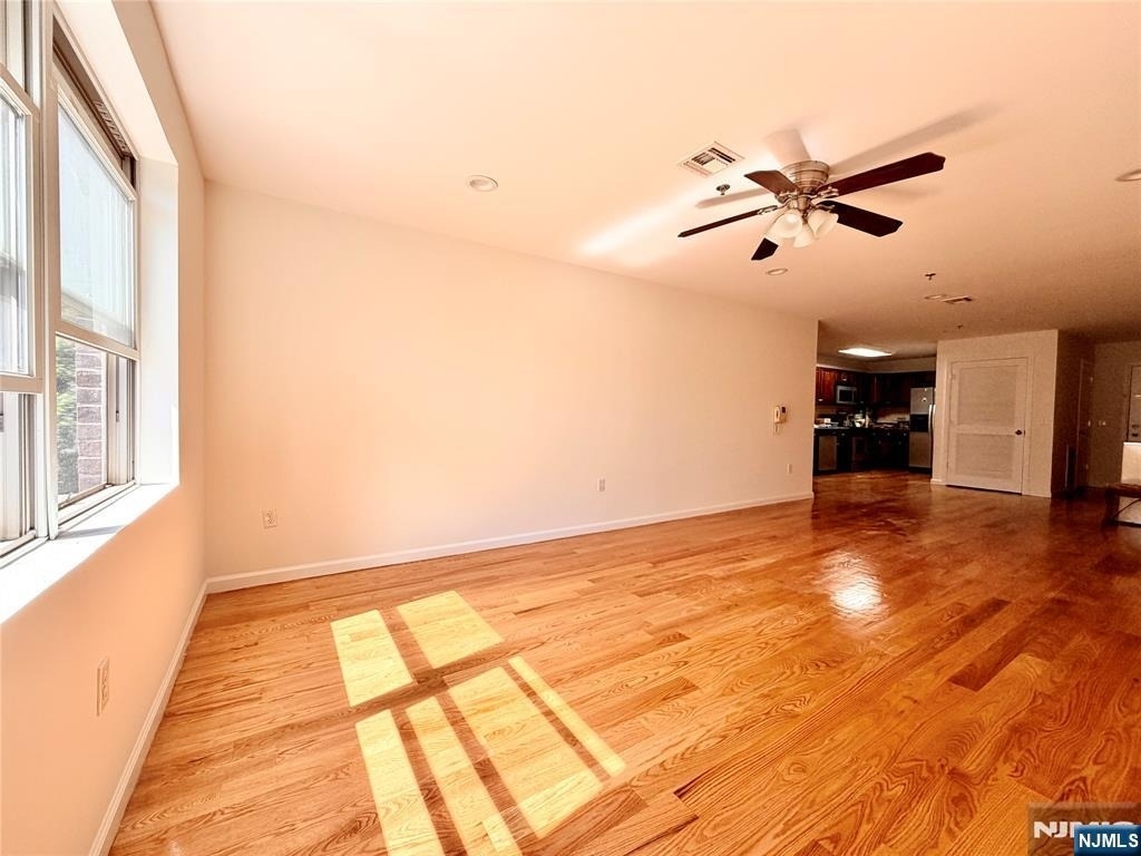 135 38th - Photo 9