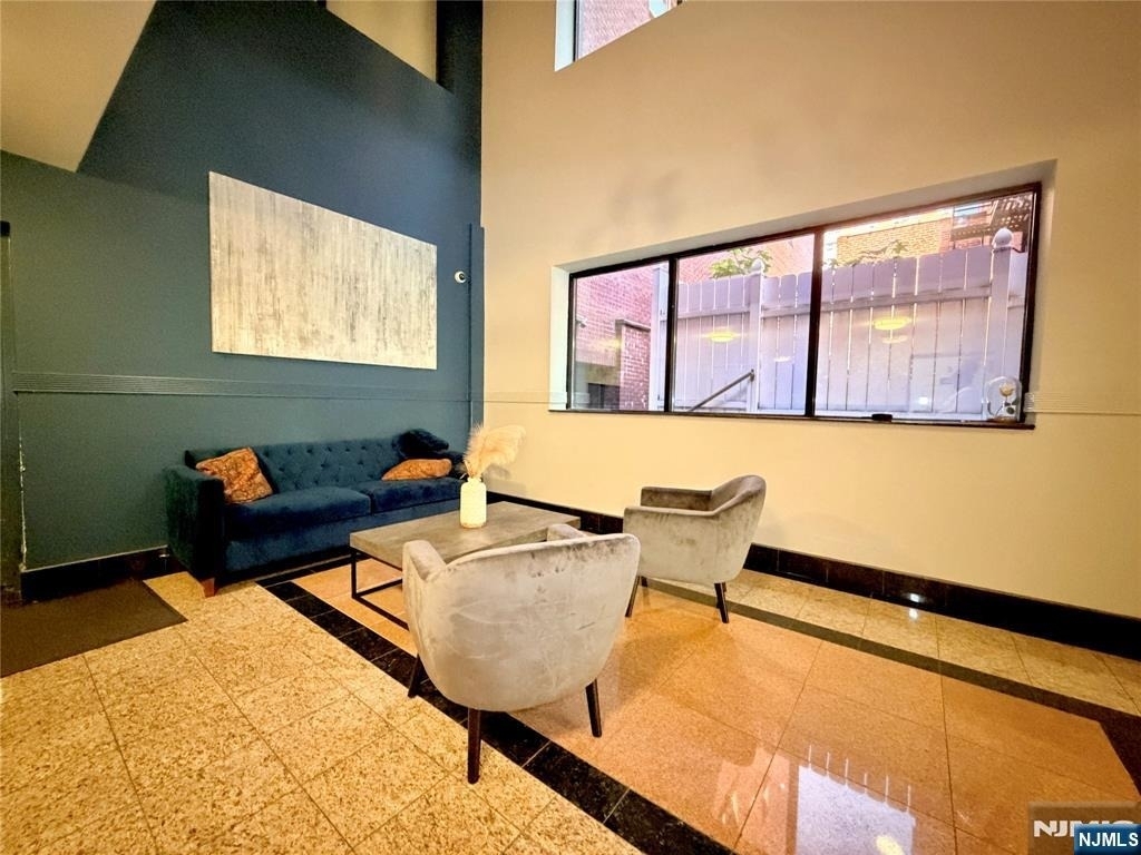 135 38th - Photo 2