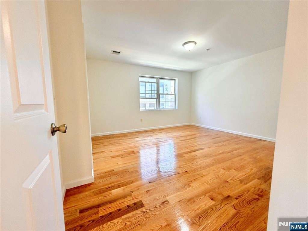 135 38th - Photo 18