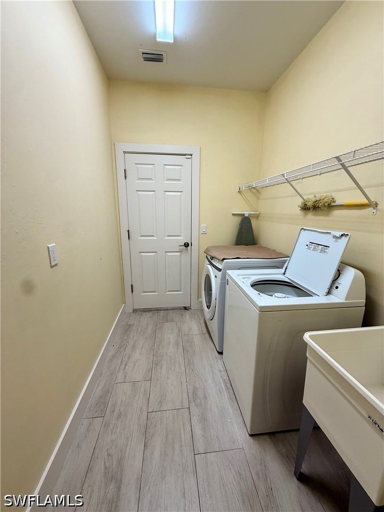 5560 Belrose Street - Photo 15