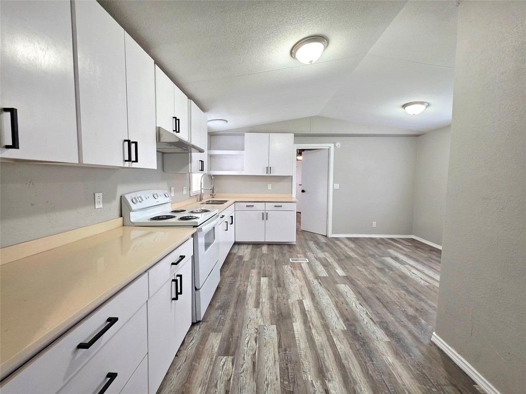 310 Paddock Road - Photo 4