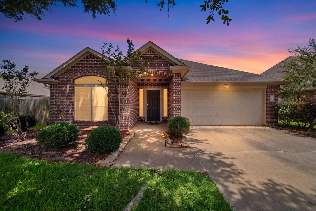 321 Preston Lane - Photo 0
