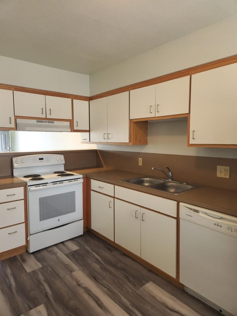 100 Lamar Street - Photo 3