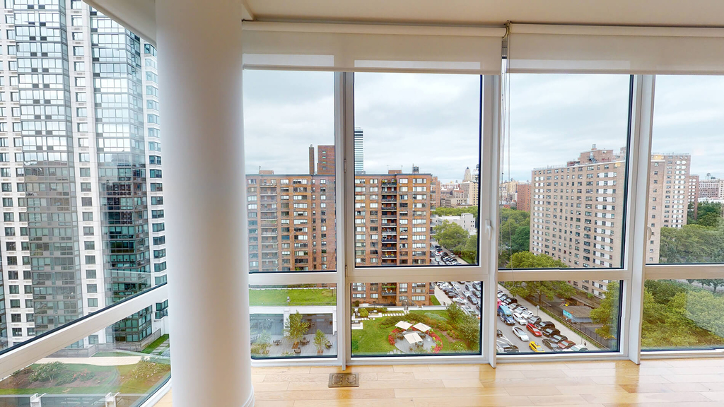 808 Columbus Ave - Photo 3