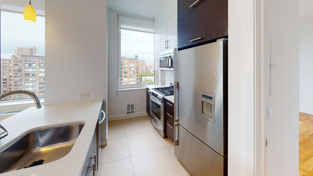 808 Columbus Ave - Photo 1