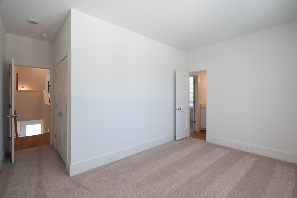 7613 Victory Reserve Street - Photo 17