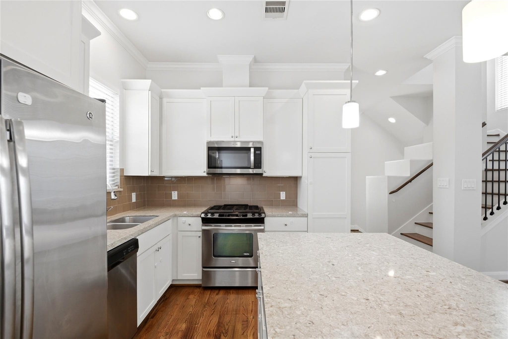 8239 Cambridge Street - Photo 9