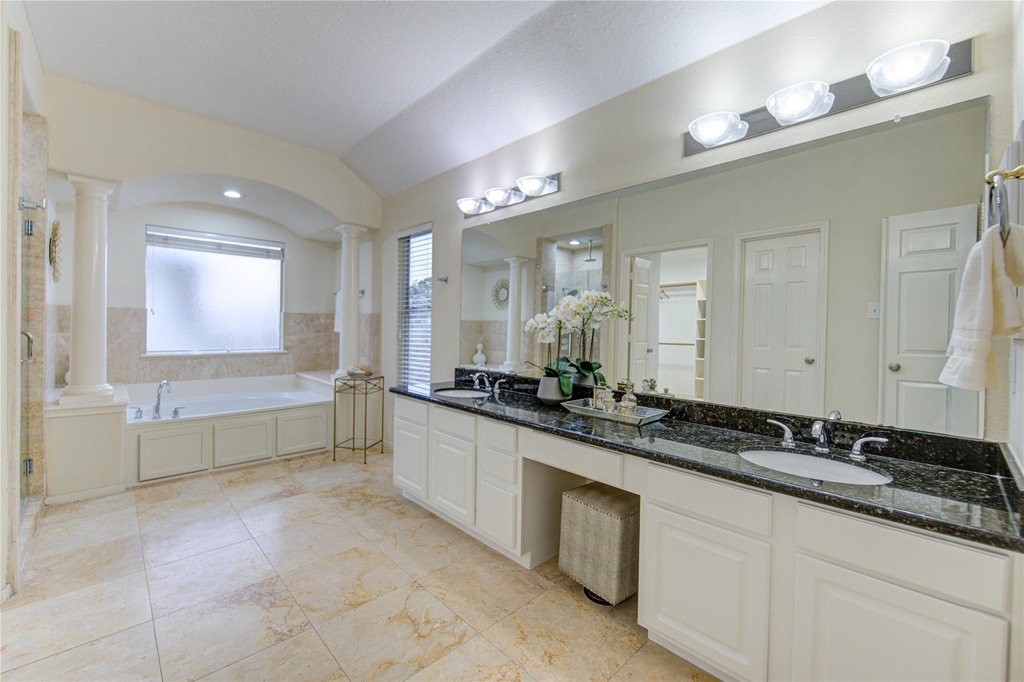 2327 Centerbrook Lane - Photo 36
