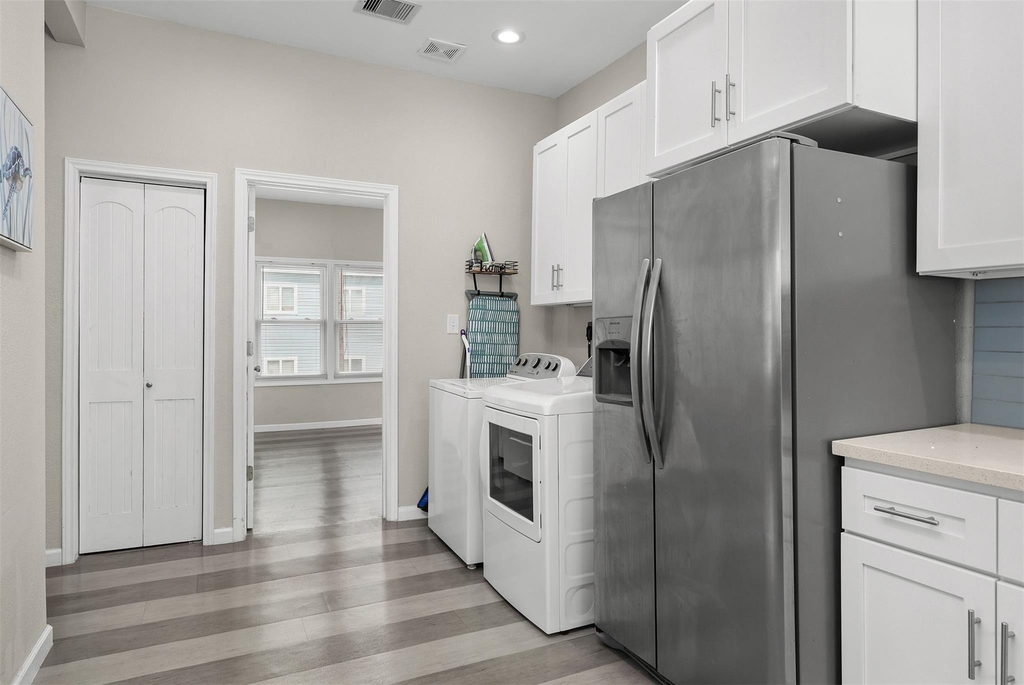 1028 Avenue K - Photo 10