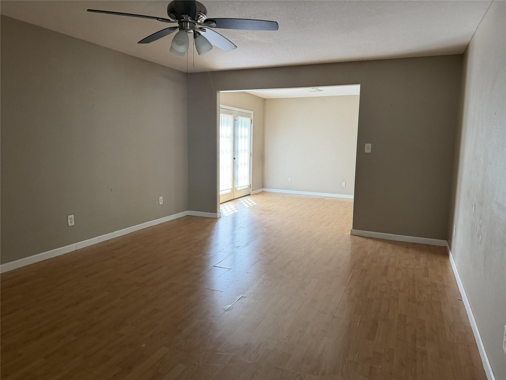 6005 Beech Drive - Photo 4