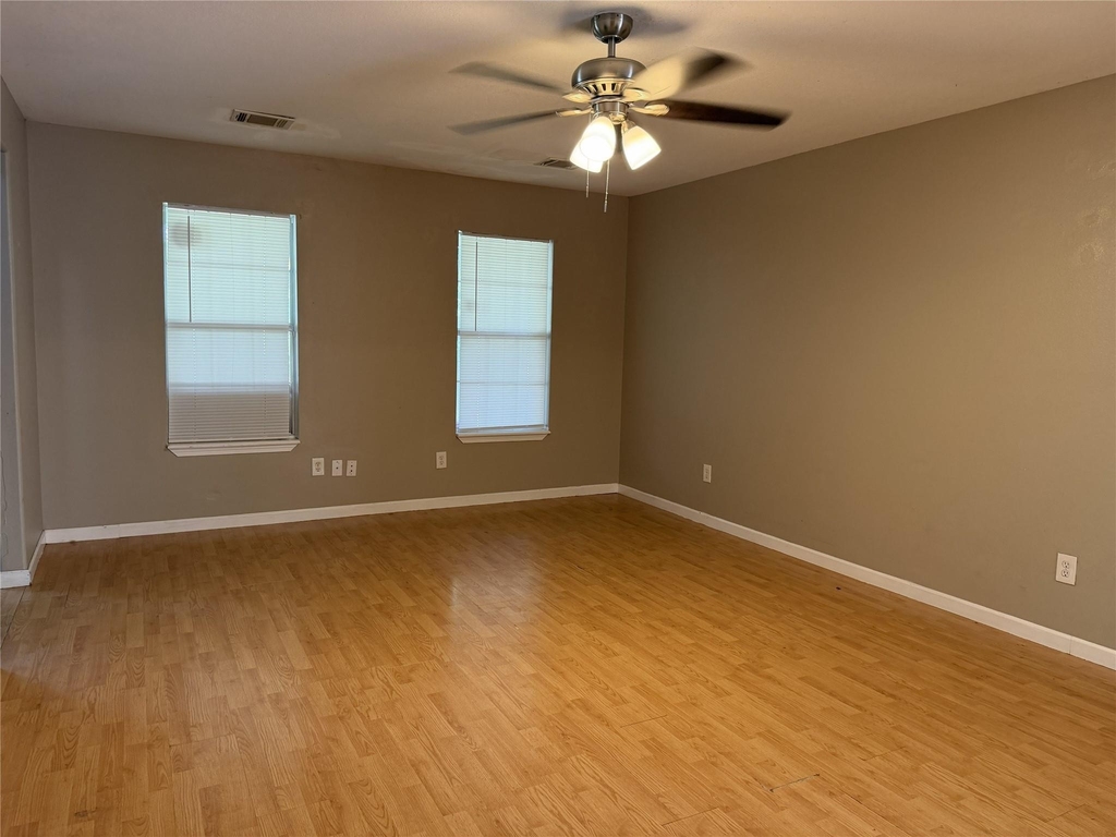 6005 Beech Drive - Photo 10