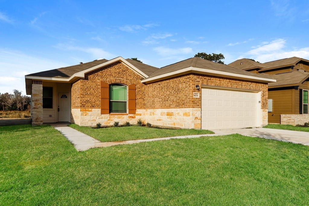 14735 Country Club Road - Photo 0