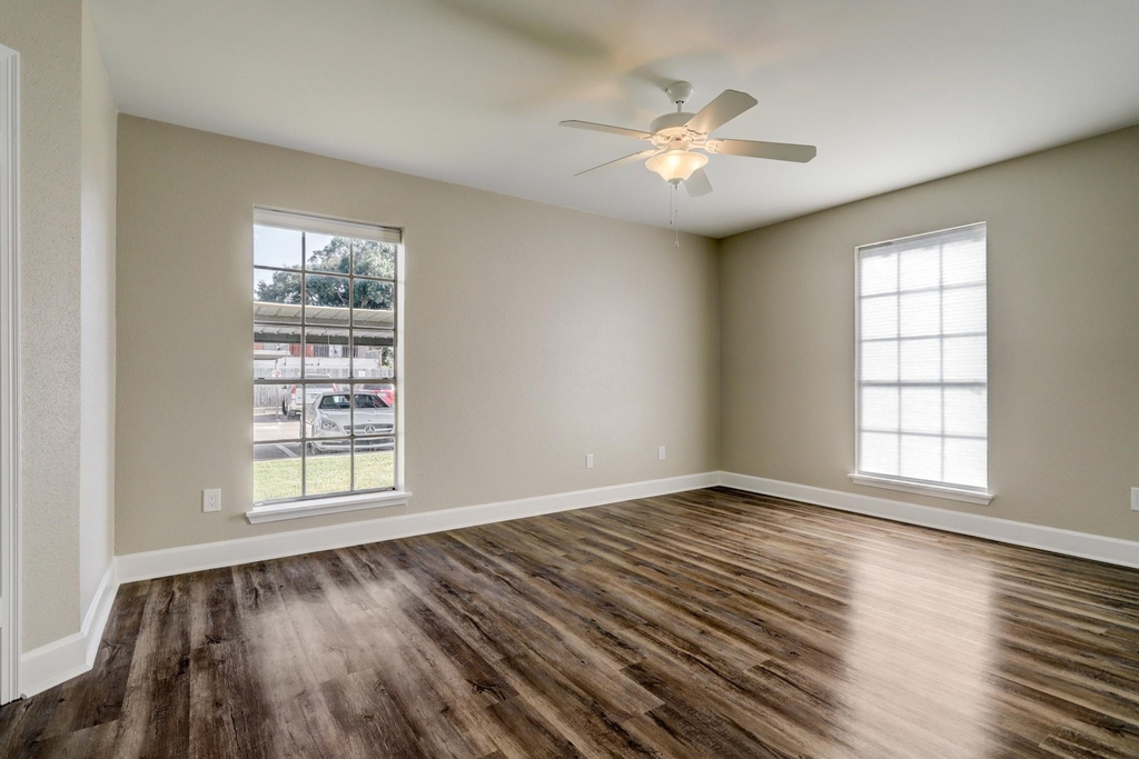 10101 S Gessner Road - Photo 9