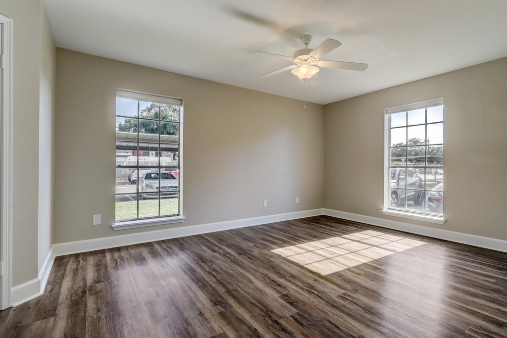 10101 S Gessner Road - Photo 10
