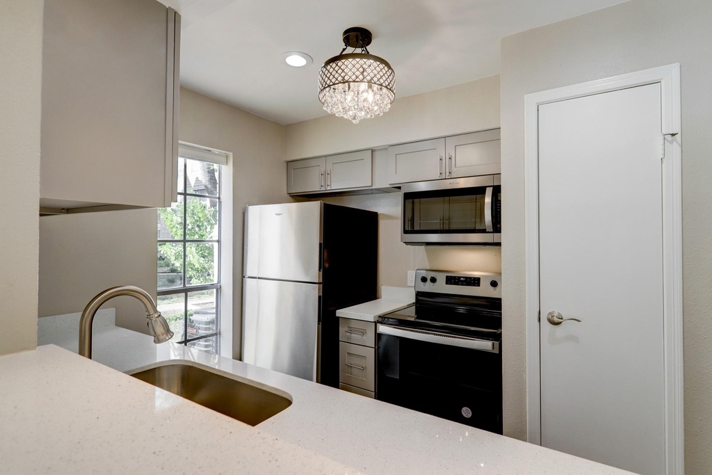 10101 S Gessner Road - Photo 4
