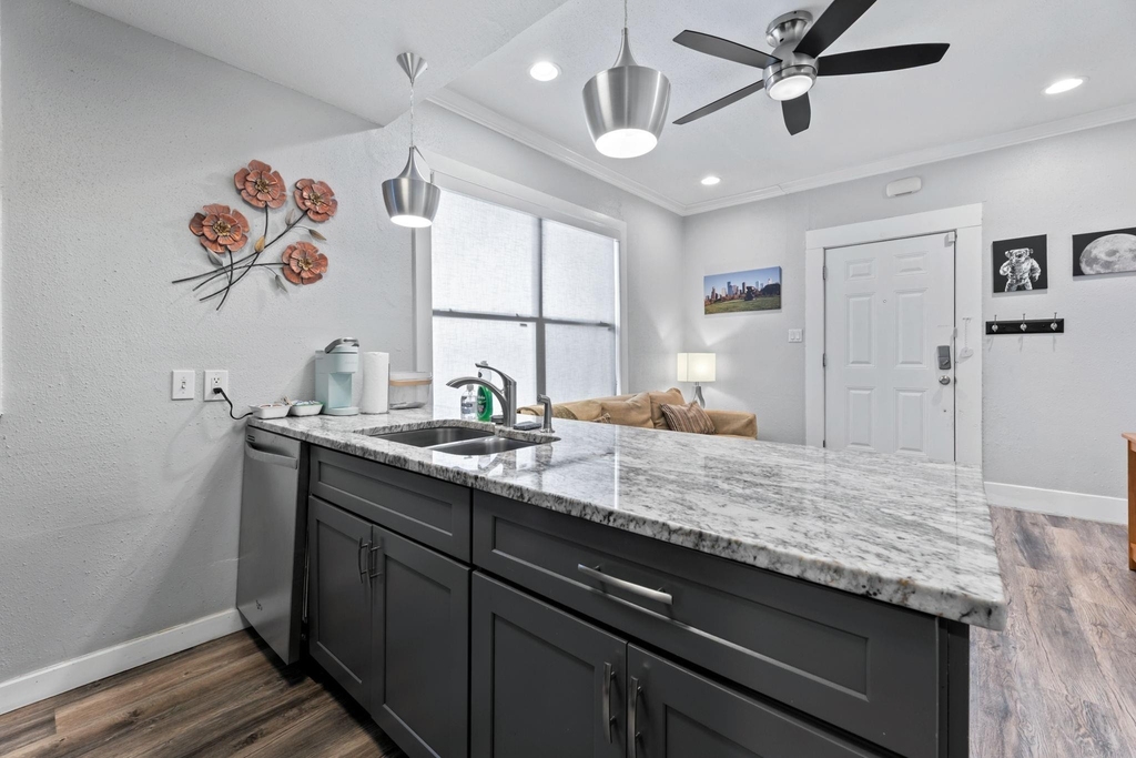 412 Drew Street - Photo 12