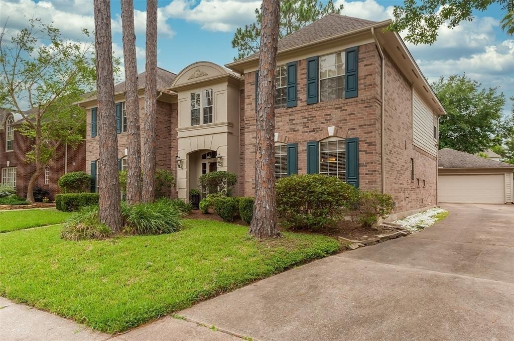 4007 N Beechwood Court - Photo 1