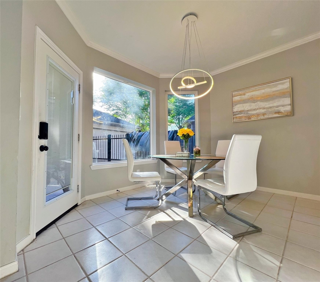 4007 N Beechwood Court - Photo 2