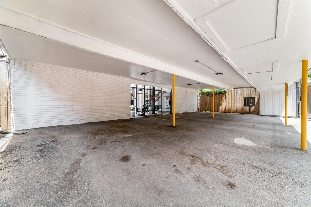 1424 Marshall Street - Photo 15