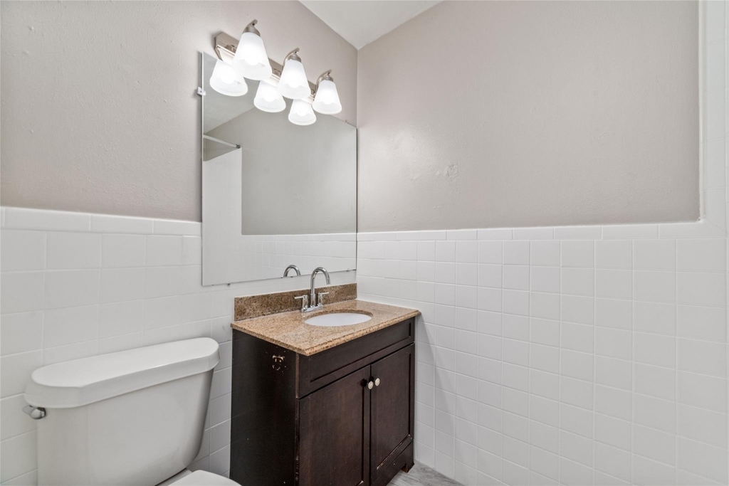 1424 Marshall Street - Photo 11