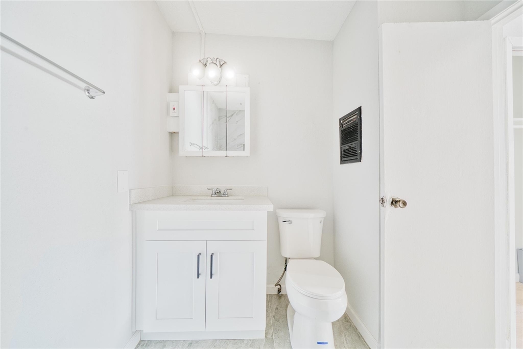 1424 Marshall Street - Photo 6